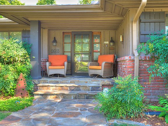 5th image of 2603 S Columbia Pl