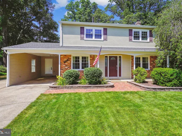 6702 Red Jacket Rd, Springfield, VA 22152