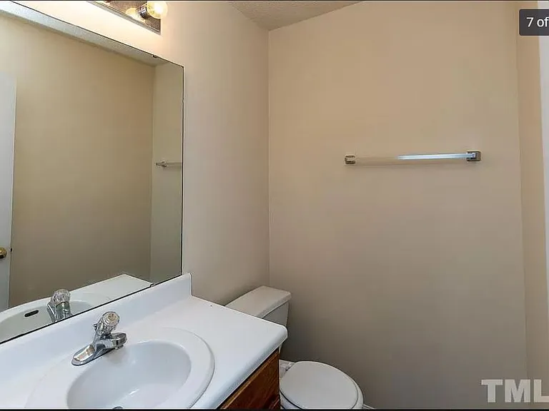 2128 Walnut Bluffs Ln — Photo 8