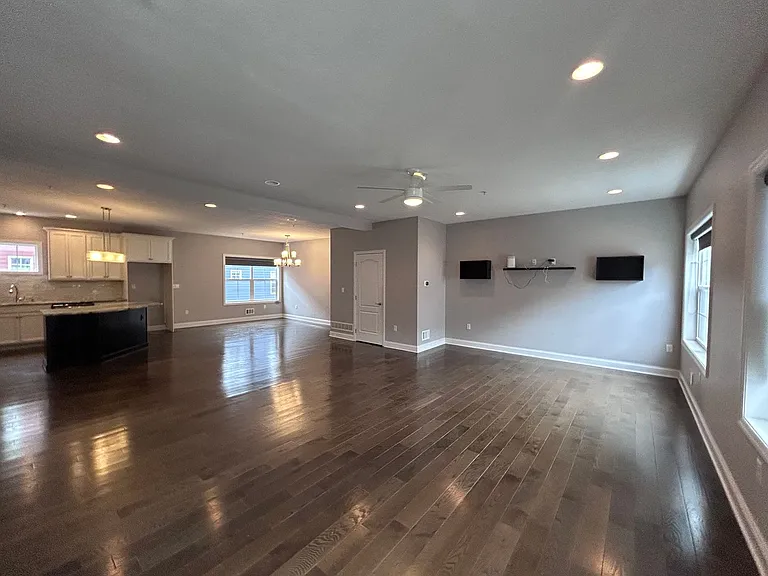 826 Spring Garden Ave — Photo 10