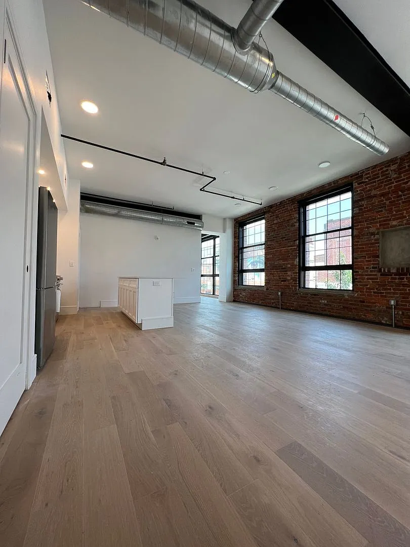 500 South St — Photo 1