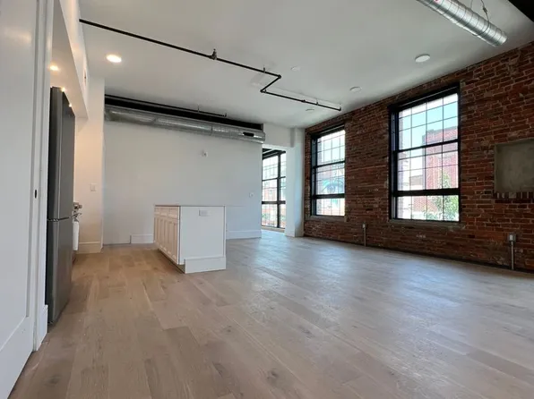 500 South St #1, Philadelphia, PA 19147