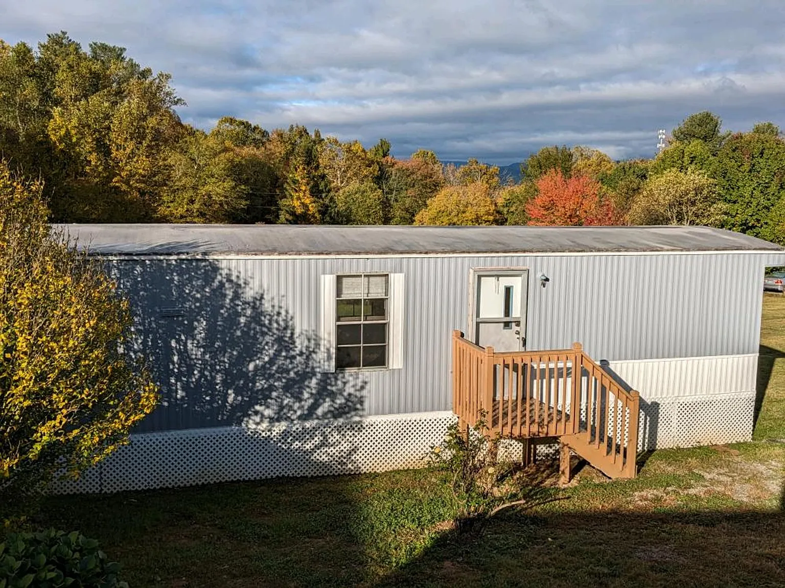 Renovated Single-Wide Home - Quiet Lot and Mountain Views — Photo 4