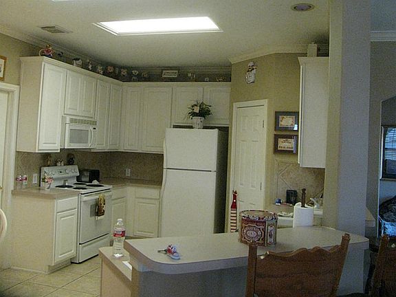 Plenty of Counter space & Cabinets