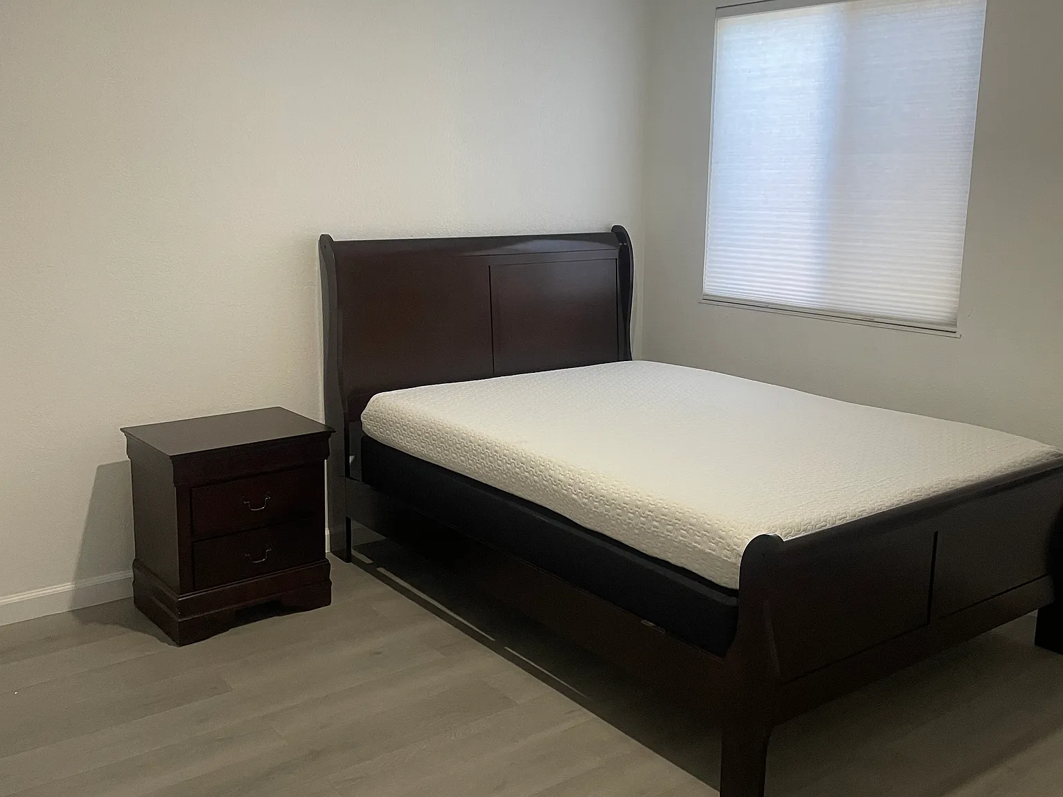 1 bed, 100 sqft, $850 — Photo 2