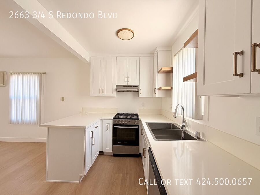 1st image of 2663 3/4 S Redondo Blvd