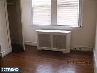 5th image of 549 E Carver St