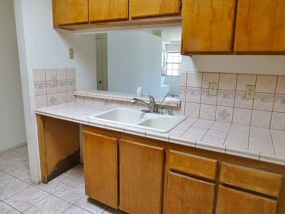 048-481637-kitchen-2-22620287.jpg