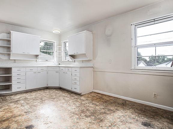 5th image of 103 Leesway Dr