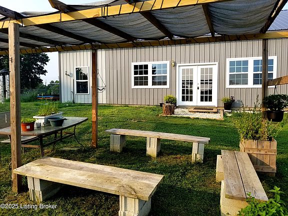 2nd image of 555 Fields Ln