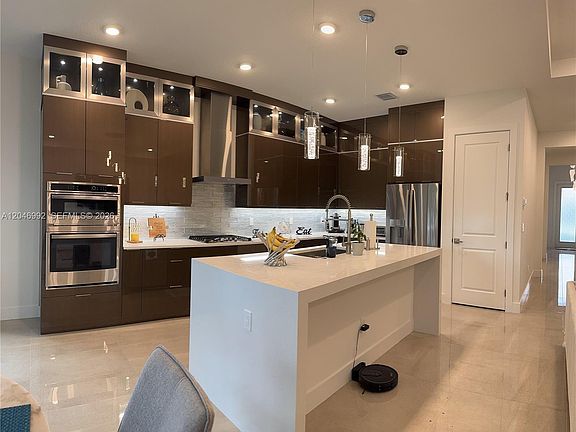 5th image of 5444 SW Saint Armands Way