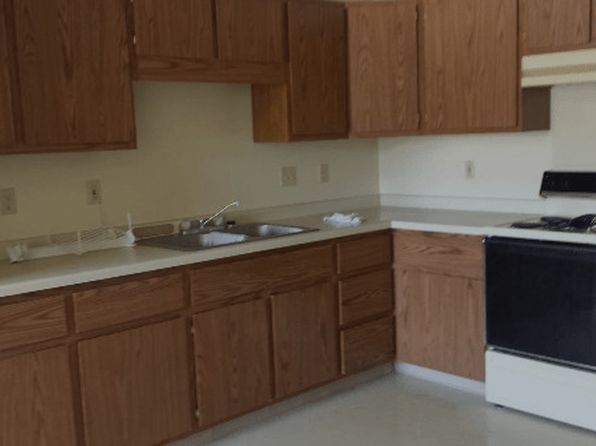 319 N East St #19606419