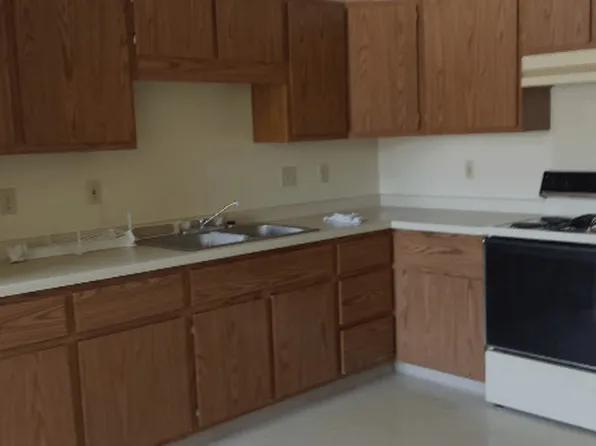 Poplar Apartments, 319 N East St #20747664, Owen, WI 54460