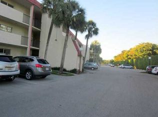 211 S Hollybrook Dr APT 105, Pembroke Pines, FL 33025