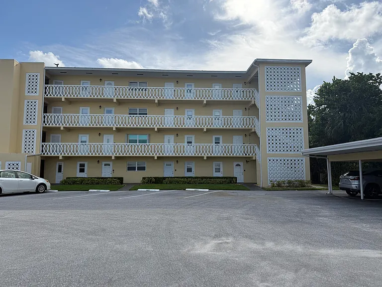 230 N Federal Hwy #301 — Photo 15