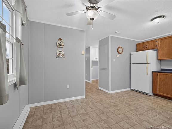 4th image of 83 Louisbourg St