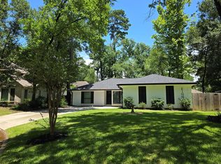 8 N Brook Pebble Ct, Spring, TX 77380