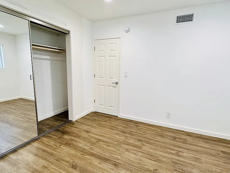 13440 Victory Blvd #9 — Photo 15