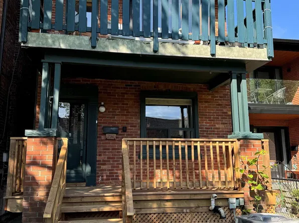 734 Indian Rd, Toronto, ON M6P 2E3