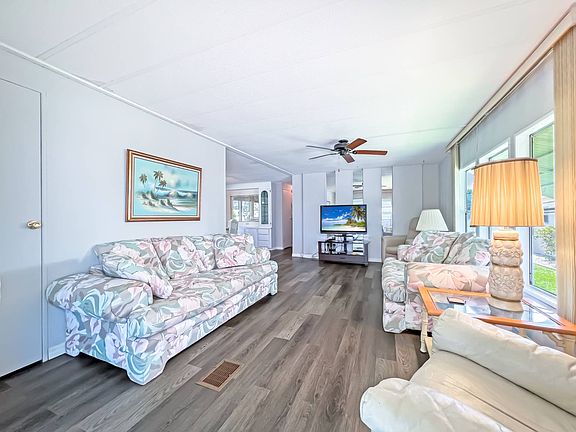 3rd image of 27 Pedro Ct