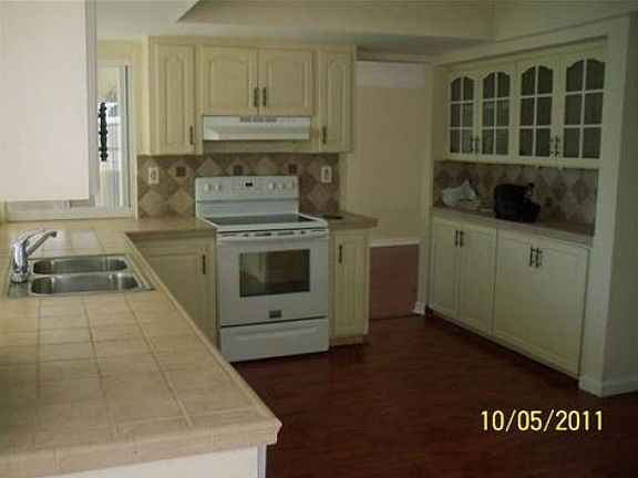 3rd image of 8620 Miramar Blvd
