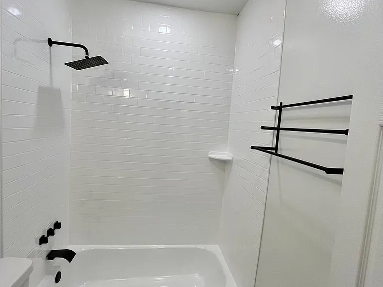 1718 W Virginia Ave NE #1 — Photo 8