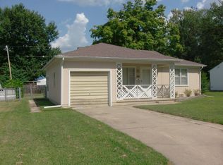 1216 N 5th St, Neodesha, KS 66757
