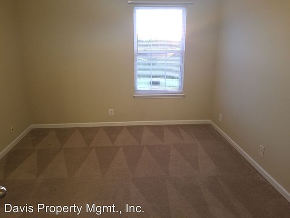 4th image of 209 Latimer Dr