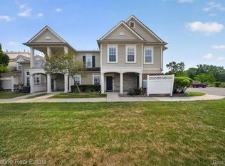 10200 W Midway Ct #102, Walled Lake, MI 48390
