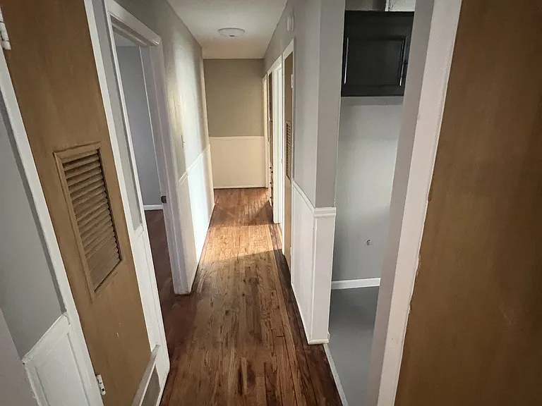 1711 SW 48th Ave — Photo 8