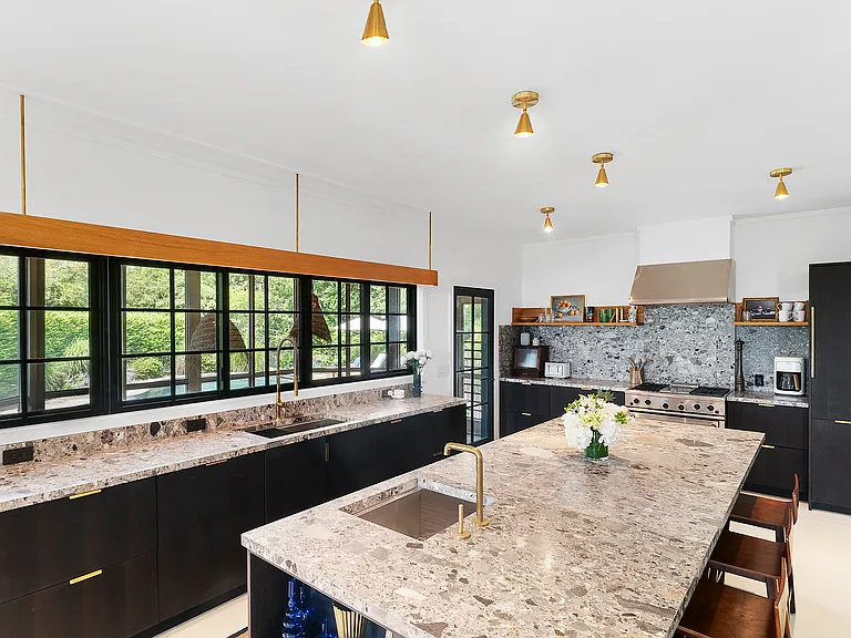 57 Seaview Ave — Photo 5