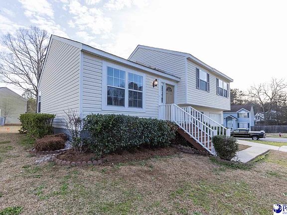 3rd image of 25 Sweet Thorne Cir
