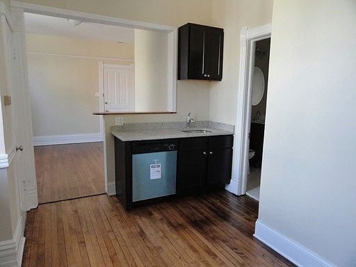 5th image of 1216 W Barry Ave APT 02R