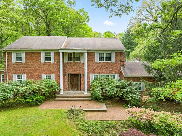 31 Wenwood Drive, Brookville, NY 11545