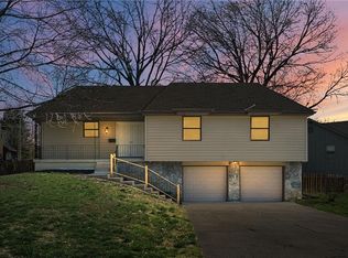 303 SW Ensley Ln, Lees Summit, MO 64081
