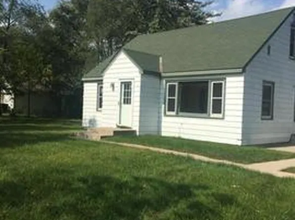 161 90th Ln NE, Blaine, MN 55434