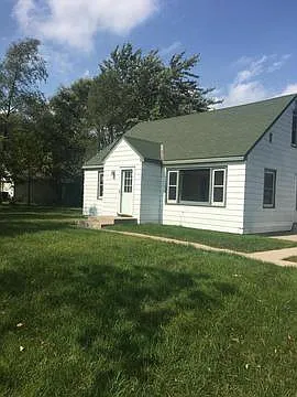 161 90th Ln NE Photo 1