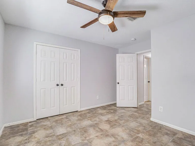 5923 Shining Leaf Ct — Photo 16