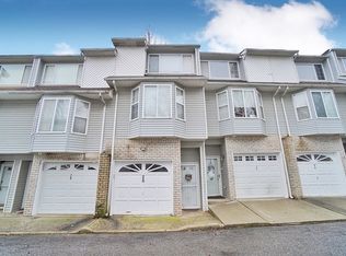 26 Regina Ln, Staten Island, NY 10312