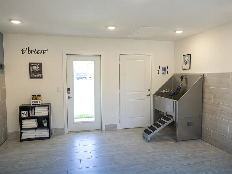 Avion Apartments — Photo 58