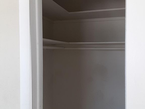 3rd image of 1410 NE 171st St APT 1