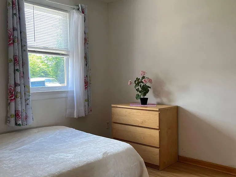 2410 Perry St #4 — Photo 8