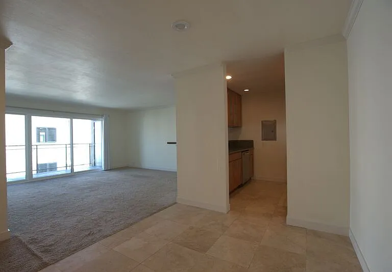 6401 Lake Washington Blvd NE #303 — Photo 3