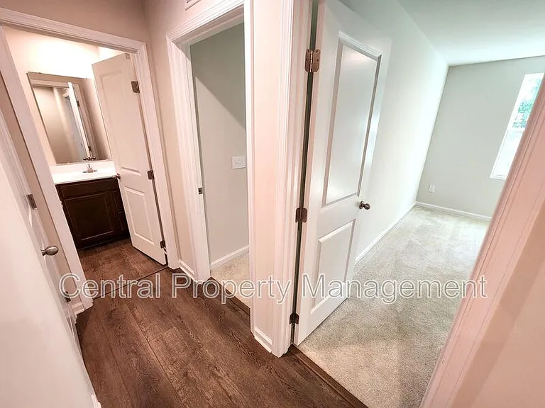 165 Sarnesfield Way — Photo 38