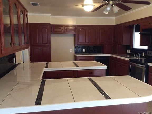4th image of 3321 Fernwood Ln
