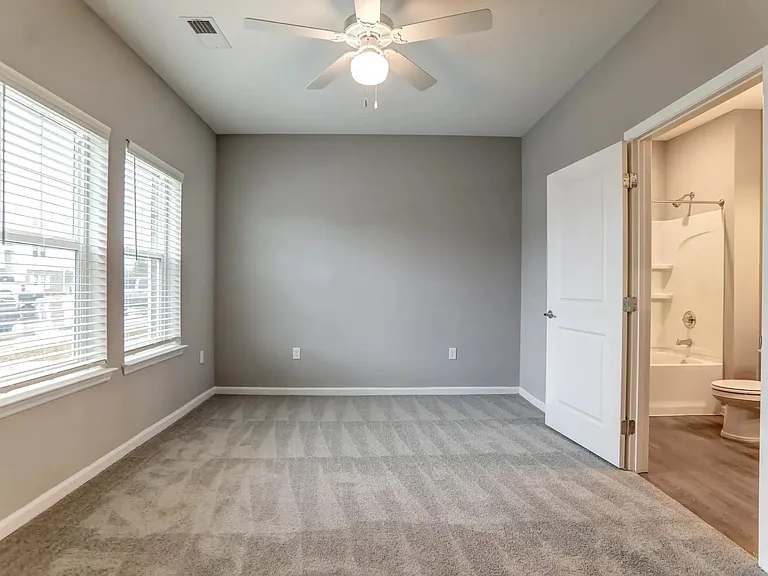 Spartan Ridge Apartments — Photo 9