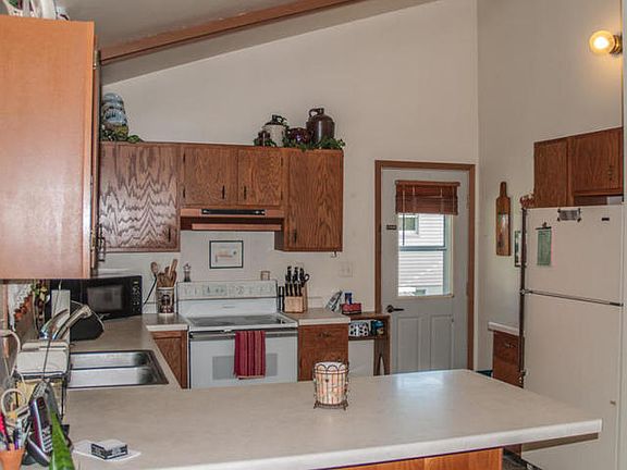 3rd image of 1075 Dorwood Dr
