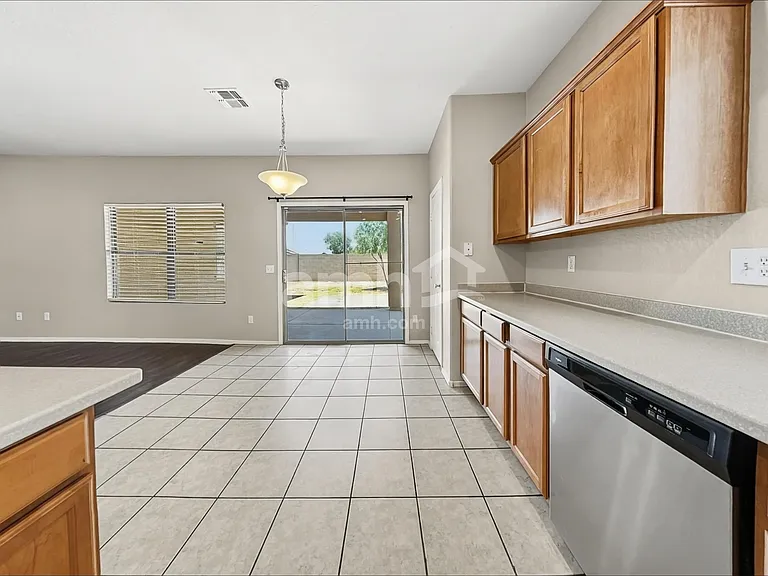 2548 W Spencer Run — Photo 4
