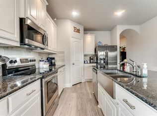104 Happy Ln, Red Oak, TX 75154