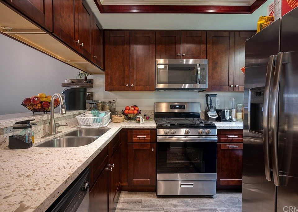 1st image of 445 W 6th St Unit 311